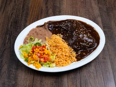 Foto: enchiladas de mole con pollo
